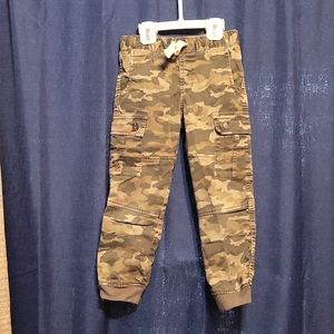 Green camo joggers, size 5